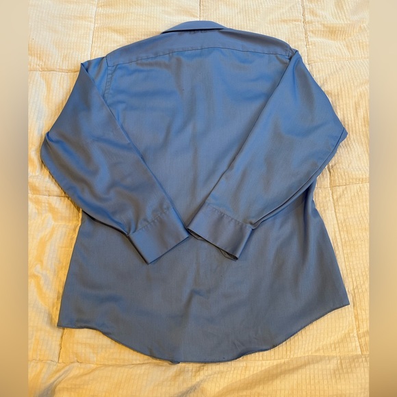 Men’s sateen Geoffrey Beene dress shirt. - Picture 4 of 5